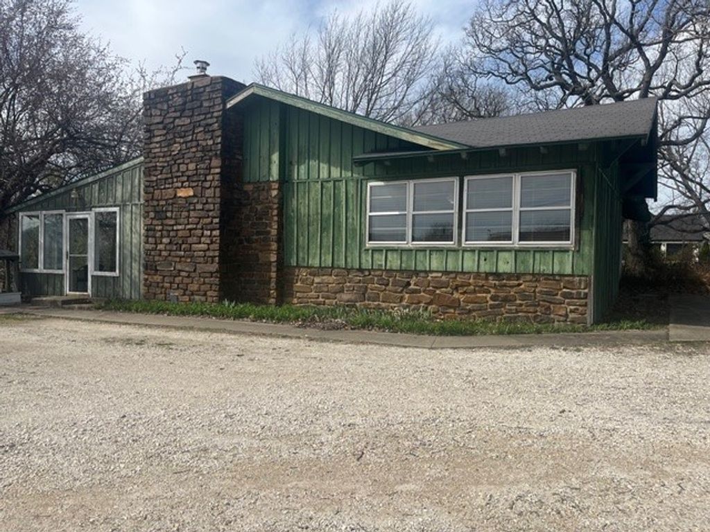 12253 Clyde Carnes Road, Farmington, AR 72730