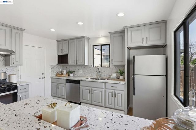 26802 Lakewood Way, Hayward, CA 94544