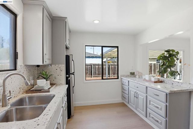 26802 Lakewood Way, Hayward, CA 94544