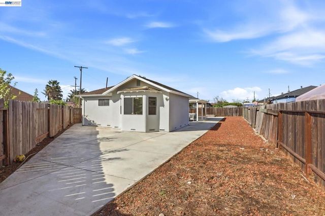 26802 Lakewood Way, Hayward, CA 94544