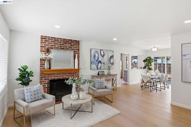 26802 Lakewood Way, Hayward, CA 94544