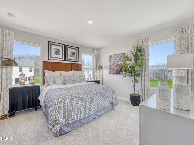 805 Stream View Court, Mebane, NC 27302