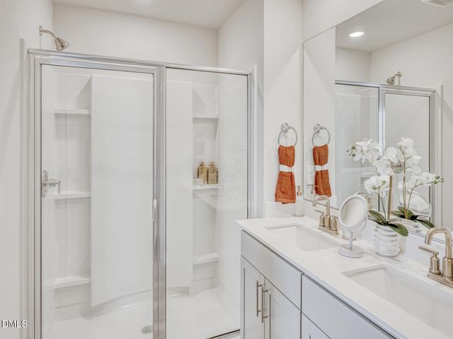 805 Stream View Court, Mebane, NC 27302