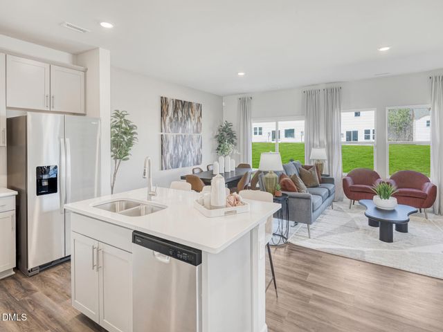 805 Stream View Court, Mebane, NC 27302