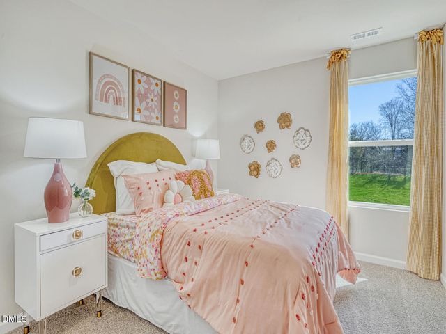 805 Stream View Court, Mebane, NC 27302
