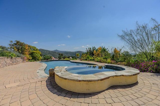 2871 Anaheim St, Escondido, CA 92025