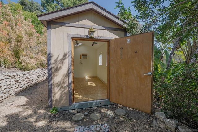 2871 Anaheim St, Escondido, CA 92025