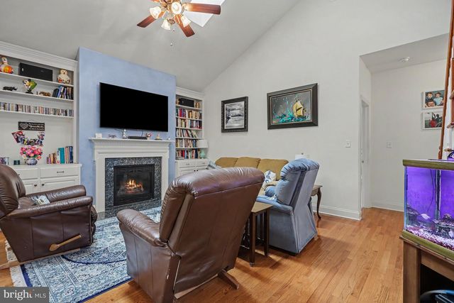 1317 WILLOW CREEK DR, Mount Joy, PA 17552
