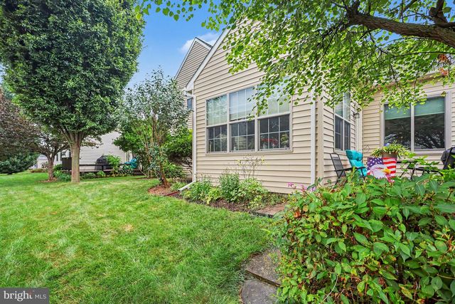 1317 WILLOW CREEK DR, Mount Joy, PA 17552