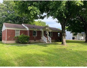 1811 Alpine Dr, Columbia, TN 38401