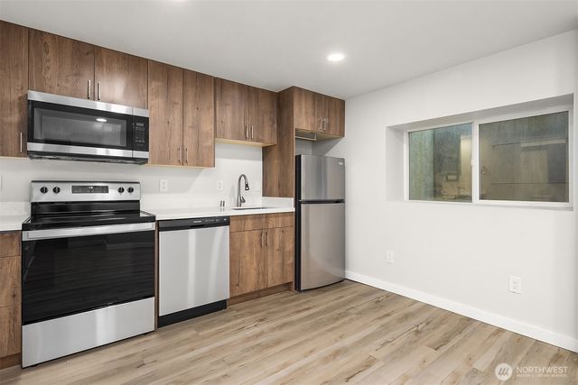 4400 Linden Ave N, Seattle, WA 98103