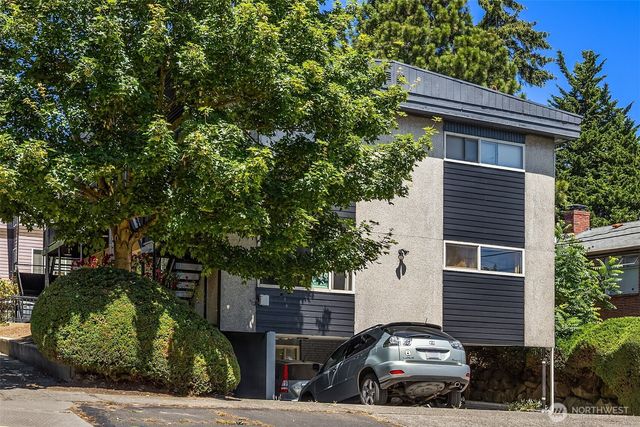 4400 Linden Ave N, Seattle, WA 98103