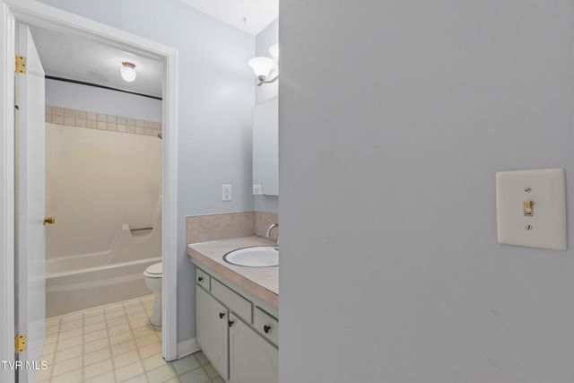 1085 Rice Lane, Church Hill, TN 37642