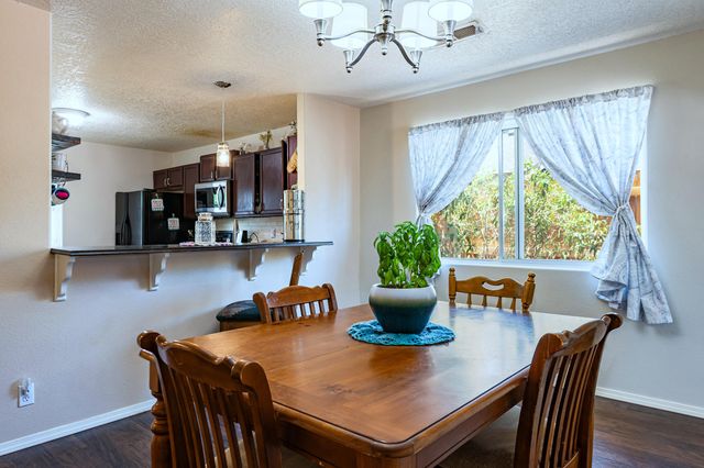 924 Somerset Meadows Drive NE, Rio Rancho, NM 87144
