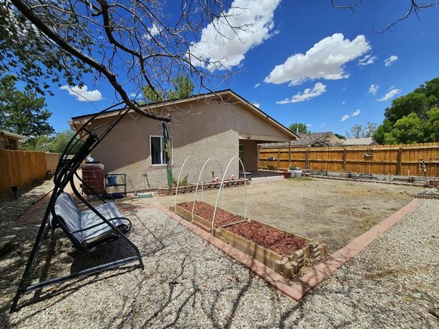 924 Somerset Meadows Drive NE, Rio Rancho, NM 87144