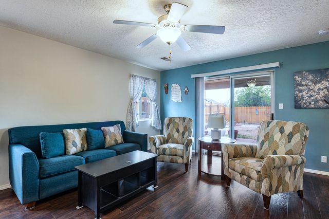 924 Somerset Meadows Drive NE, Rio Rancho, NM 87144
