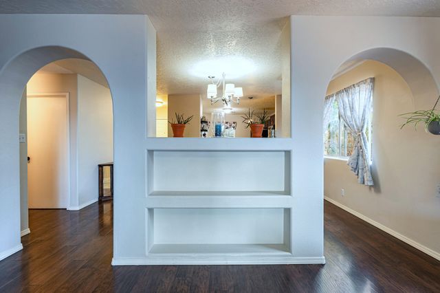 924 Somerset Meadows Drive NE, Rio Rancho, NM 87144