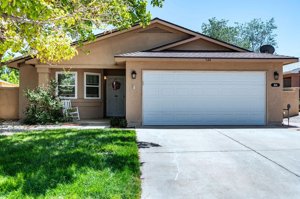 924 Somerset Meadows Drive NE, Rio Rancho, NM 87144
