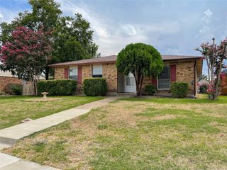 8306 Woodside Road, Rowlett, TX 75088