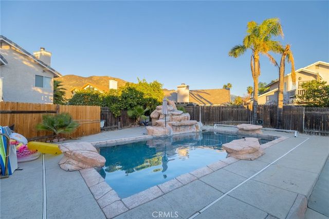 361 Wales Court, San Jacinto, CA 92583
