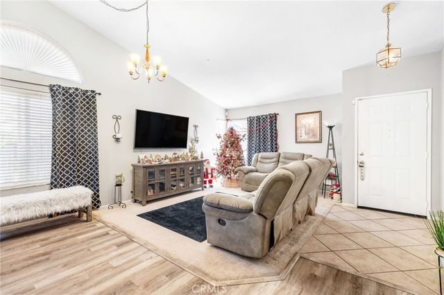 361 Wales Court, San Jacinto, CA 92583