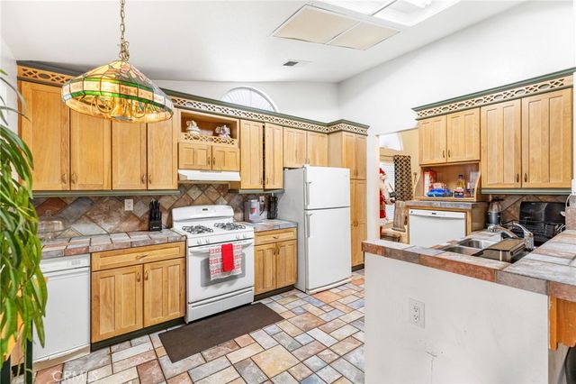 361 Wales Court, San Jacinto, CA 92583