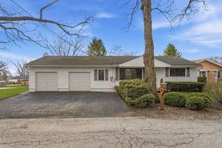 98 Cedar Drive, Crystal Lake, IL 60014