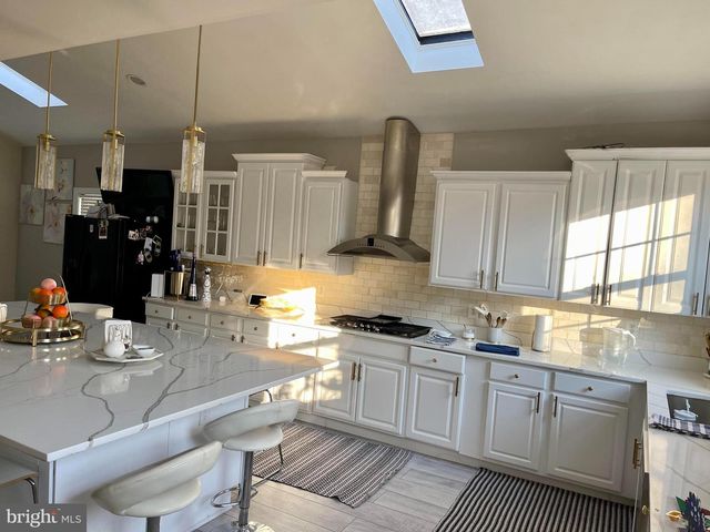 12530 POPES HEAD RD, Clifton, VA 20124