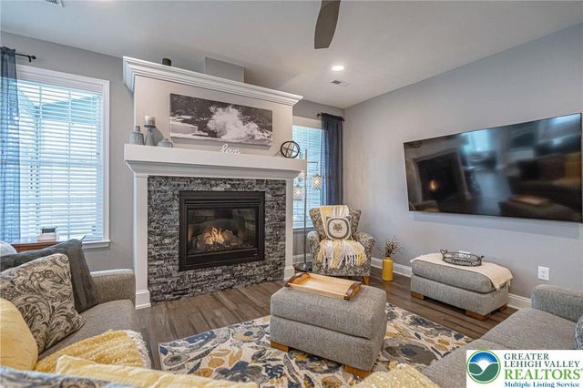 3717 Loyal Lane, Easton, PA 18045