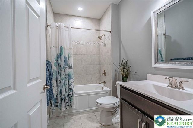 3717 Loyal Lane, Easton, PA 18045