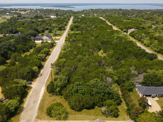 32016 Dove Trail, Whitney, TX 76692