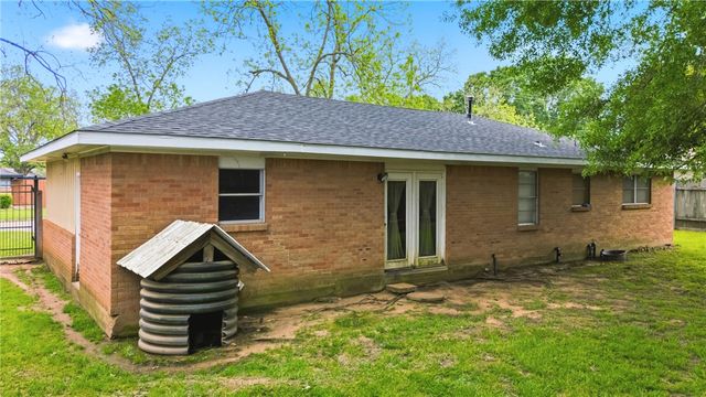 105 Lakeway Drive, Crockett, TX 75835