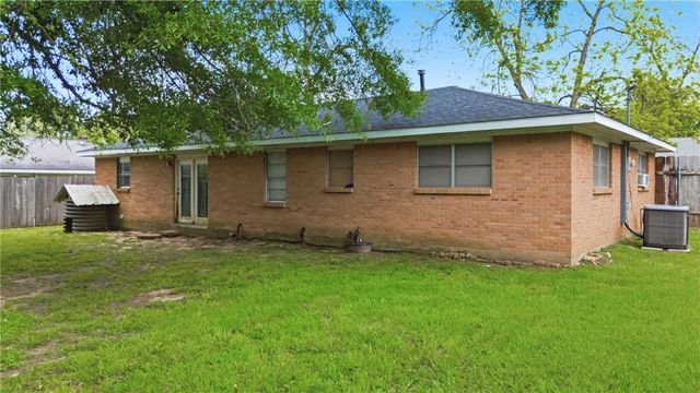 105 Lakeway Drive, Crockett, TX 75835