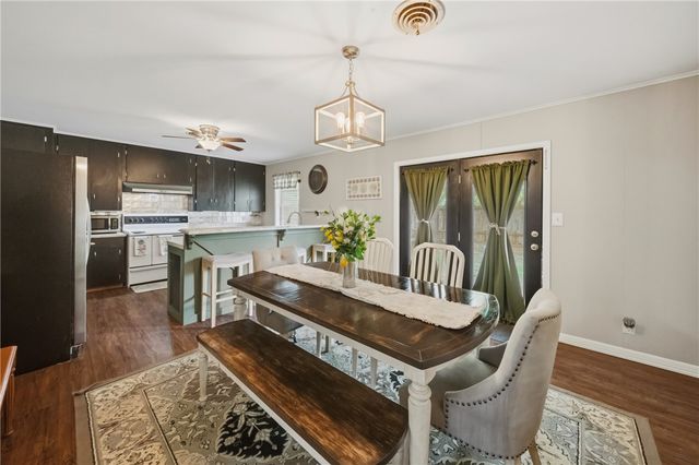 105 Lakeway Drive, Crockett, TX 75835