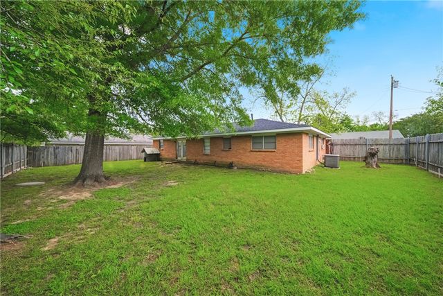 105 Lakeway Drive, Crockett, TX 75835