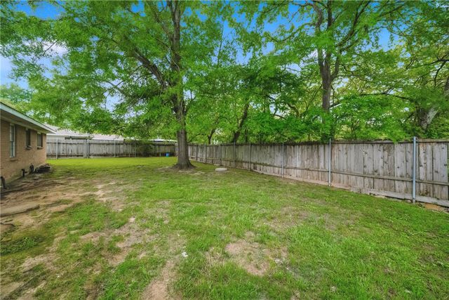 105 Lakeway Drive, Crockett, TX 75835