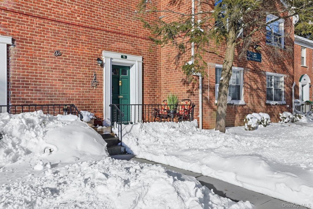 1 Fieldstone Drive 76, Hartsdale, NY 10530