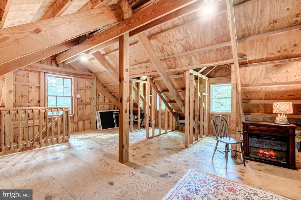 35330 SCOTLAND HEIGHTS RD, Round Hill, VA 20141
