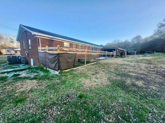 1307 Carroll Dr, Pulaski, TN 38478
