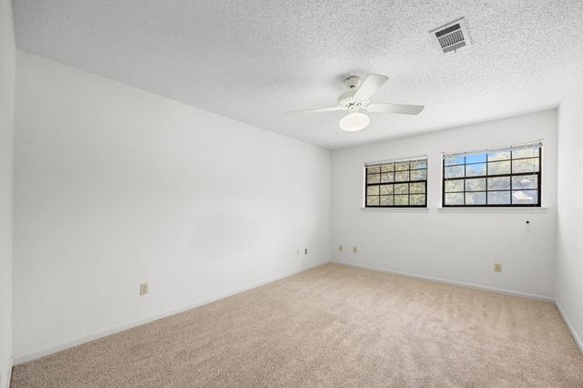 9518 Topridge DR 28, Austin, TX 78750