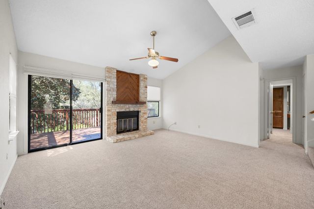 9518 Topridge DR 28, Austin, TX 78750