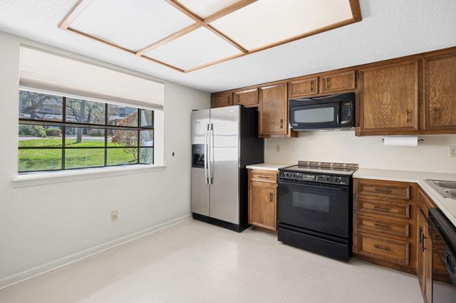 9518 Topridge DR 28, Austin, TX 78750