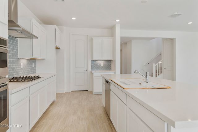 19033 W ROSE Lane, Waddell, AZ 85355