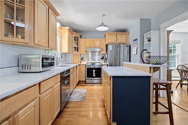 19 Cold Spring Street, Providence, RI 02906