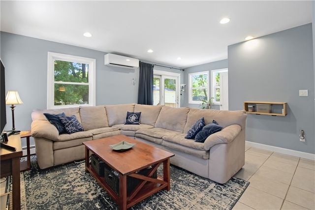 19 Cold Spring Street, Providence, RI 02906