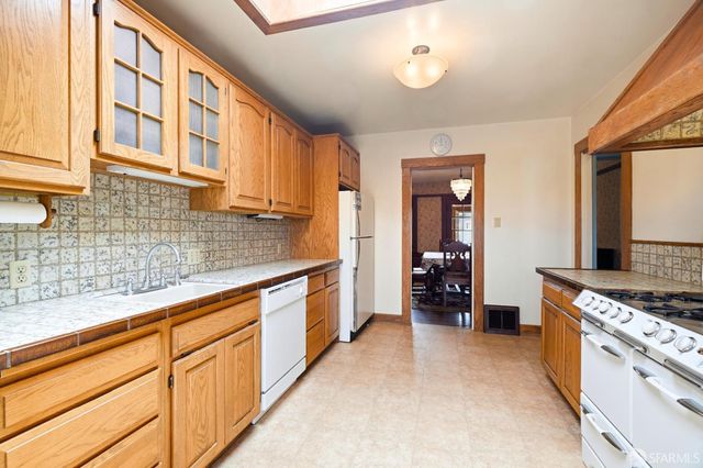 944 Madrid Street, San Francisco, CA 94112