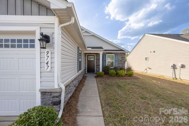 9747 Wardley Drive, Charlotte, NC 28215