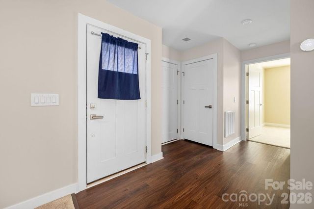 9747 Wardley Drive, Charlotte, NC 28215