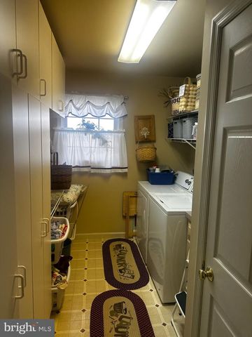 1010 HILLSIDE AVE, Elizabethtown, PA 17022