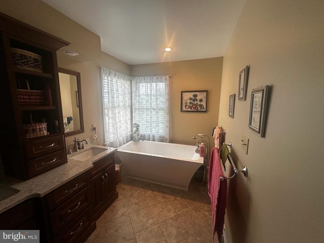 1010 HILLSIDE AVE, Elizabethtown, PA 17022